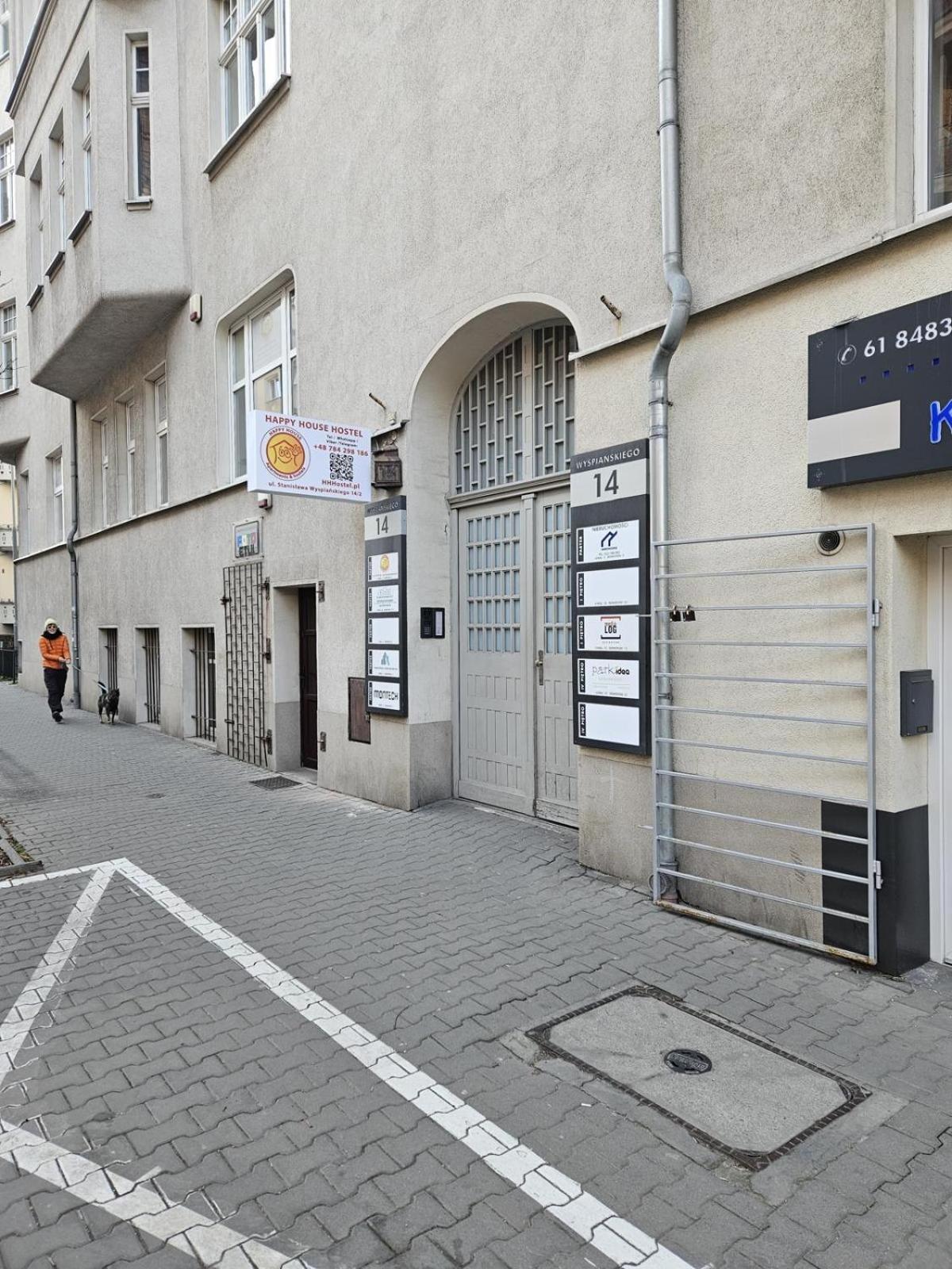 Happy House Hostel Poznan Exterior photo